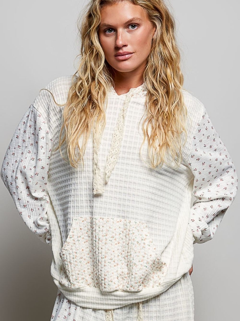 POL Waffle-Knit Lace-Trim Pullover Top in Cream Sz LARGE